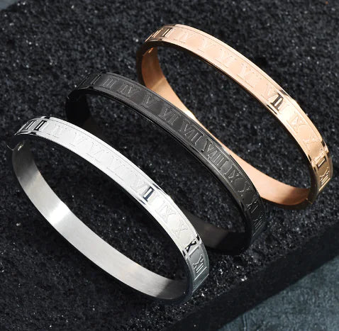 Chic wrist jewelry